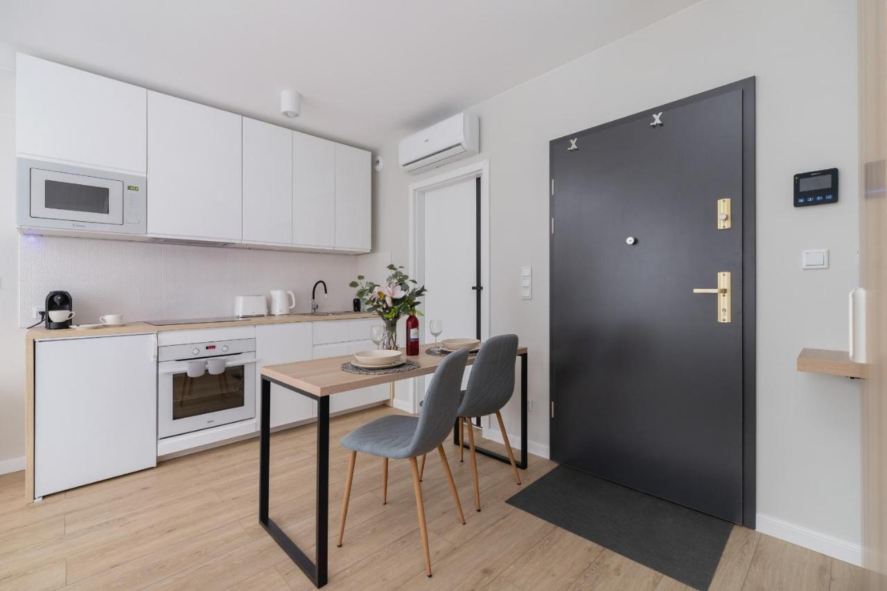 City Studio With Ac Czarnowiejska By Renters Краків Екстер'єр фото