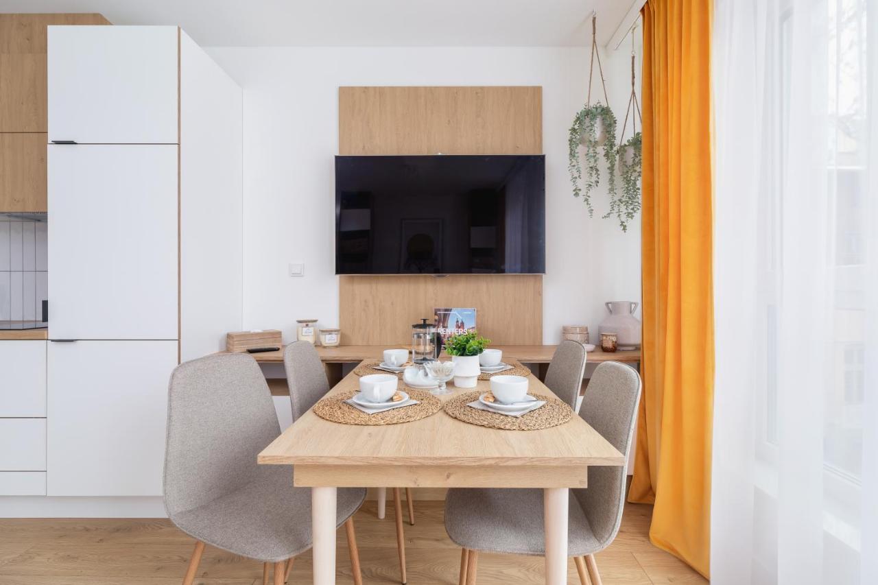 City Studio With Ac Czarnowiejska By Renters Краків Екстер'єр фото